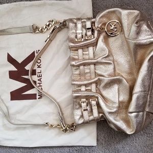 MICHAEL KORS eye catching soft leather shoulder ba